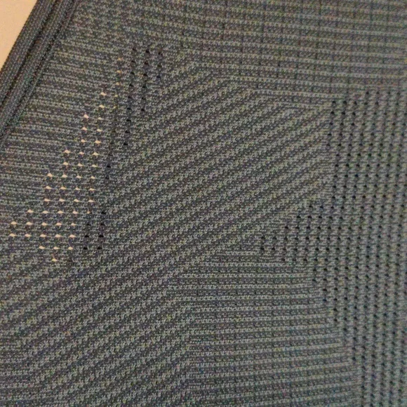 Lululemon Activewear Muscle Tank Size L - Picture 3 of 6